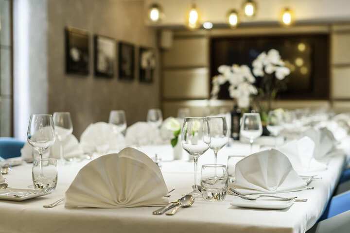 Ballroom/Hall 79 of 116