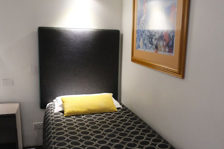 Room 40 of 169
