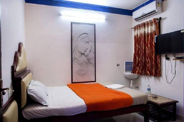 Room 3 of 6
