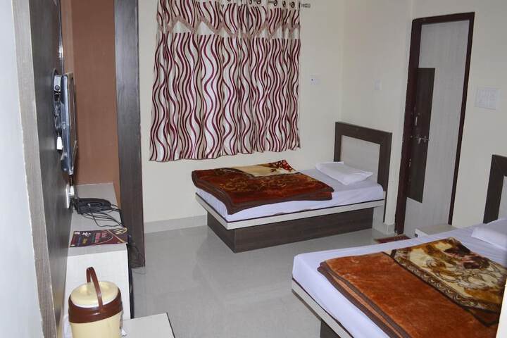 Room 6 of 45