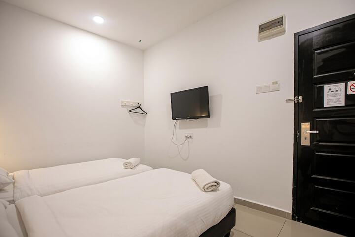 Room 26 of 45