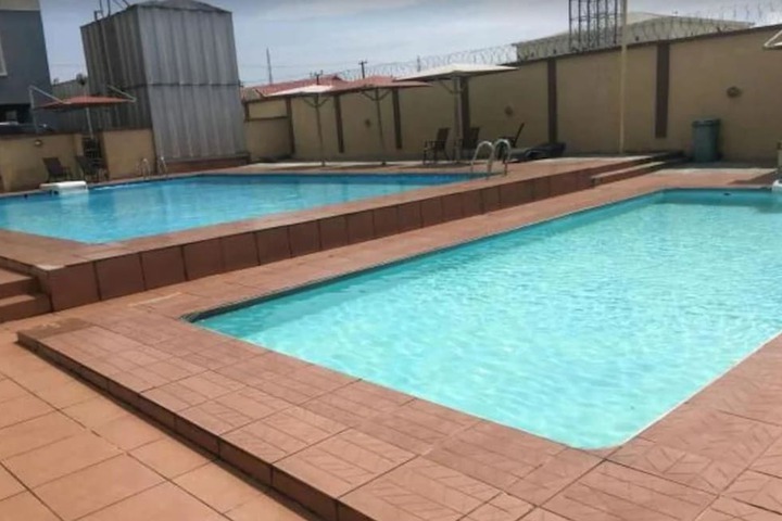 Pool 34 of 38