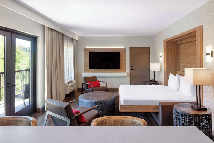 Room 26 of 53