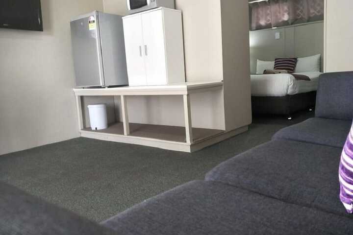Room 12 of 33