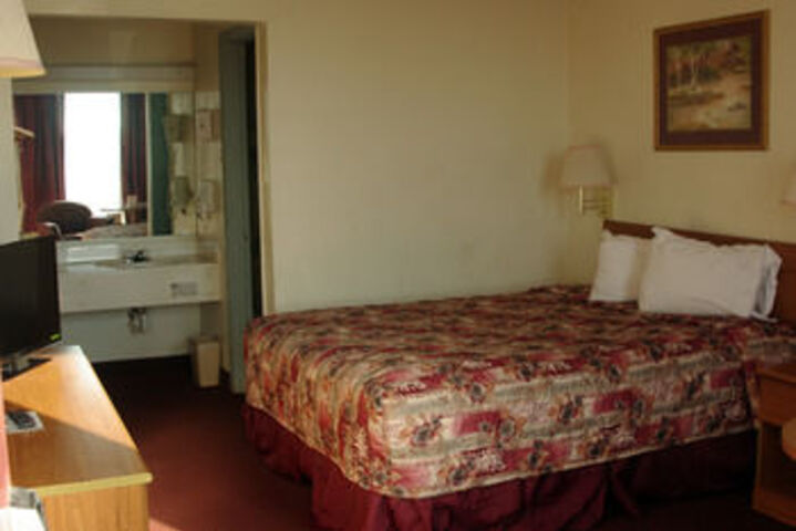 Room 18 of 23