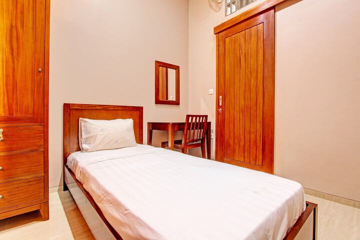 Room 10 of 26