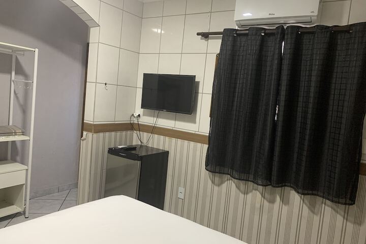 Room 17 of 33