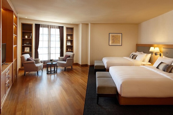 Room 45 of 223