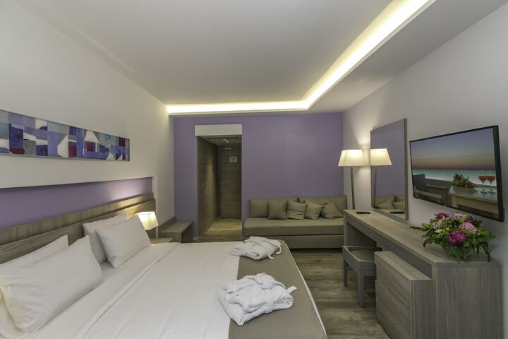 Room 12 of 70