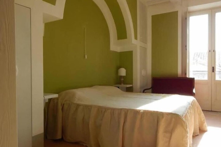 Room 4 of 14