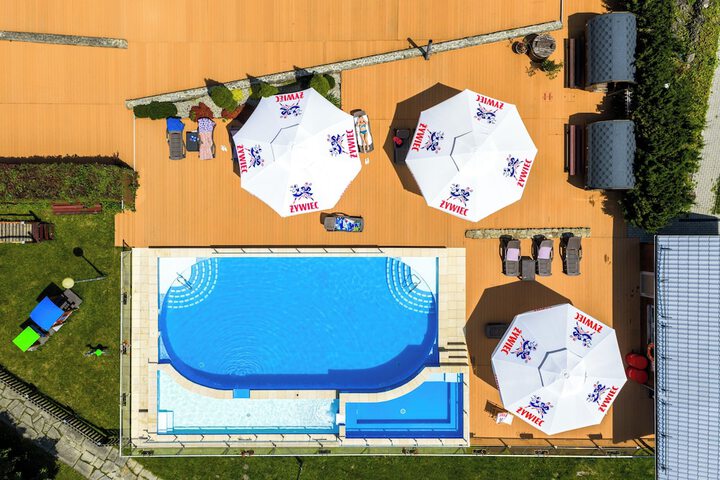 Pool 41 of 74