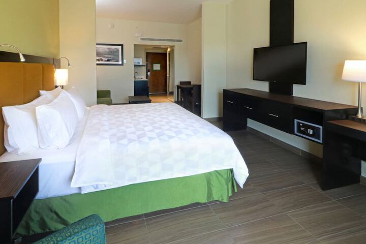 Room 15 of 65