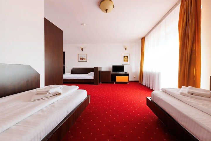 Room 61 of 191