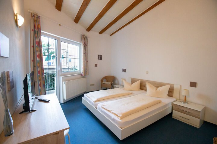 Room 10 of 23