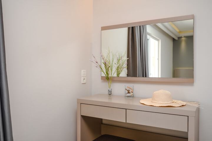 Room 53 of 138