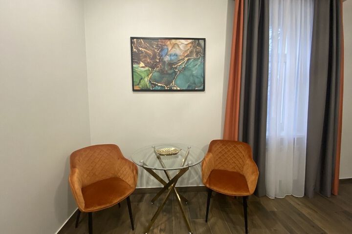 Room 65 of 100