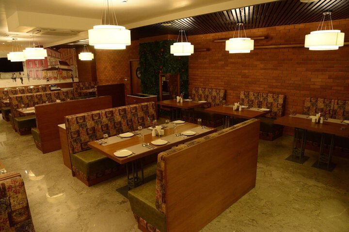 Dining 21 of 22