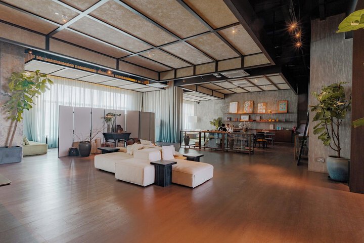 Hotel Interior 4 of 105