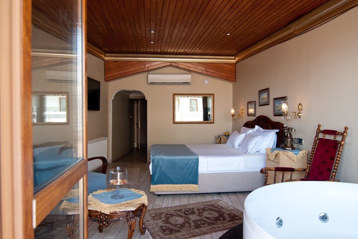 Room 40 of 49