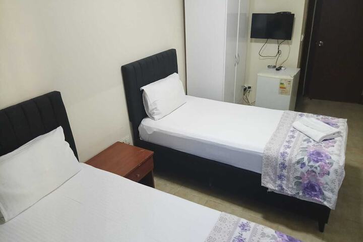 Room 27 of 42