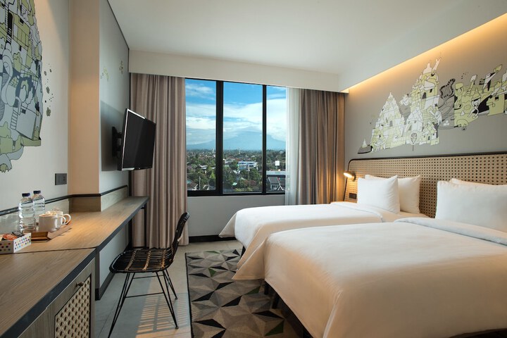 Room 8 of 32