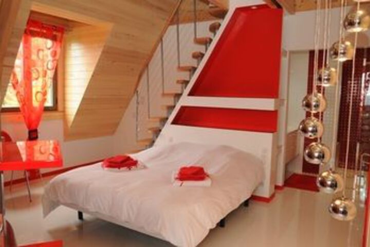Room 33 of 74