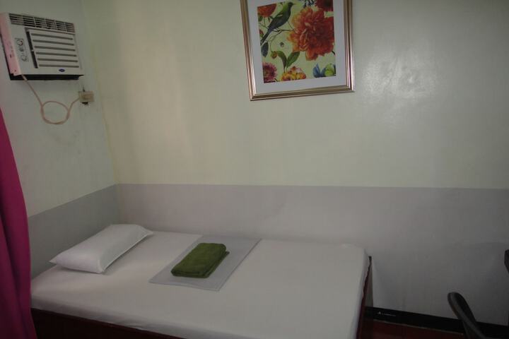 Room 5 of 14