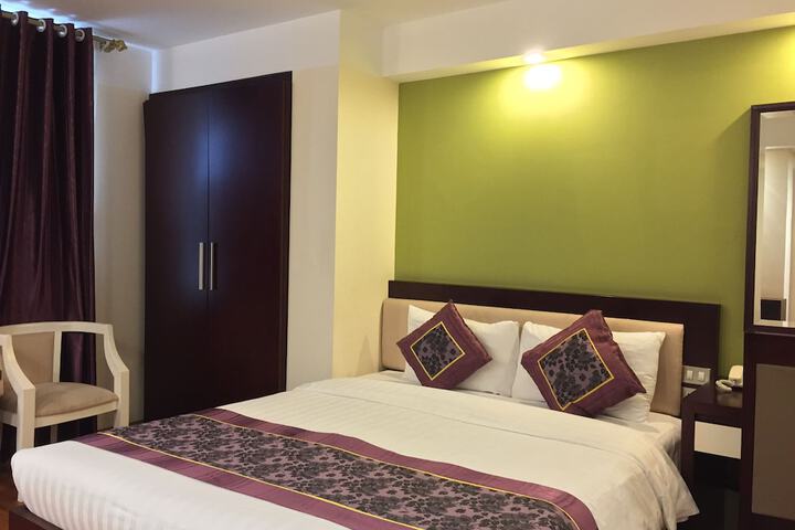 Room 8 of 35
