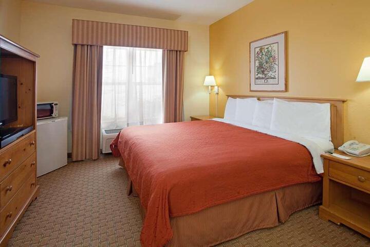 1 King Bed (7 of 14)