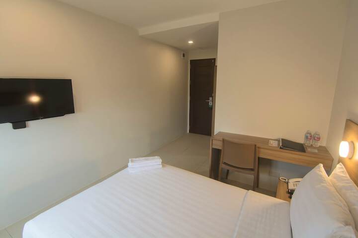 Room 8 of 11