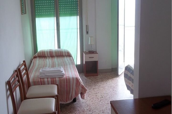 Room 18 of 125