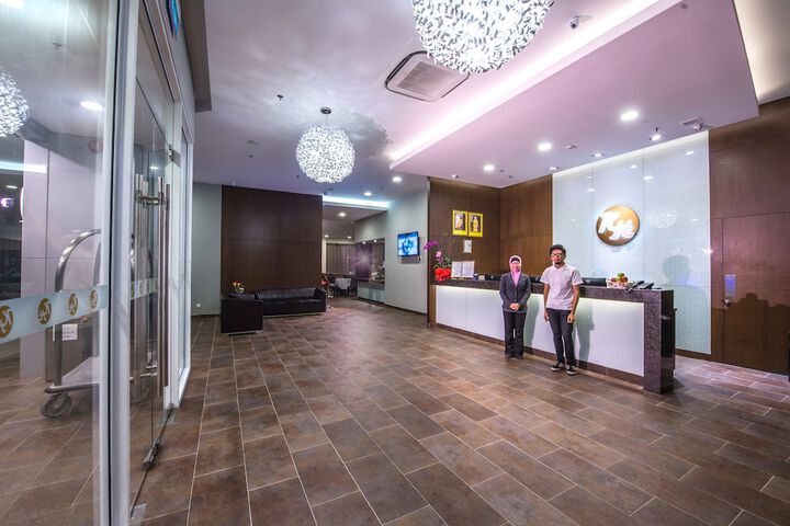 Entrance & Lobby
