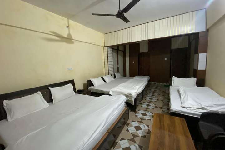 Room 14 of 38