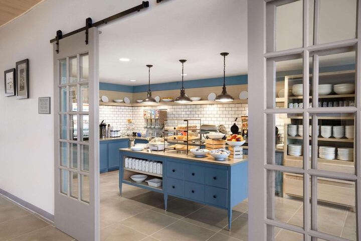 Breakfast area