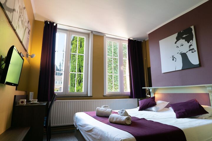 Room 5 of 53