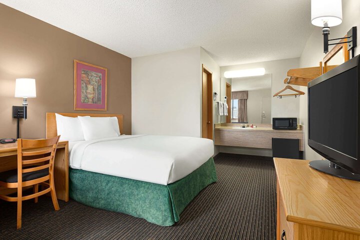 1 Double Bed Accessible Room (8 of 10)