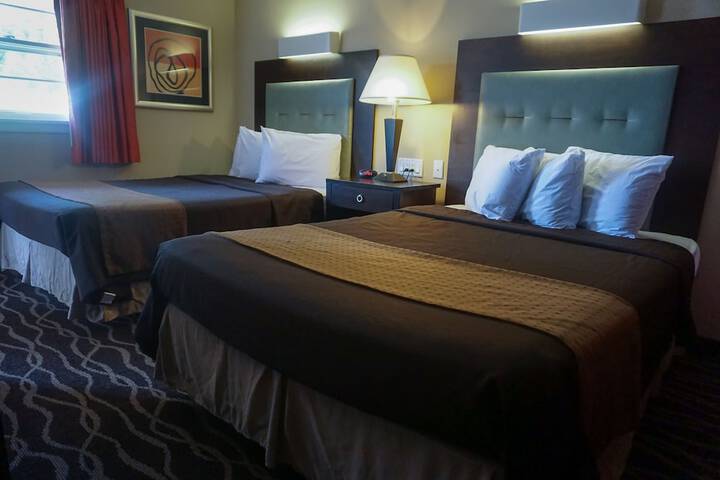 Deluxe 2 Double Beds (10 of 10)