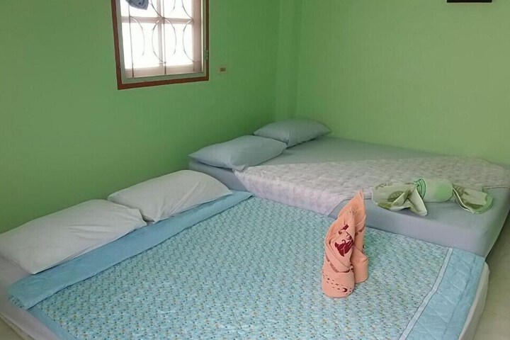 Room 7 of 42