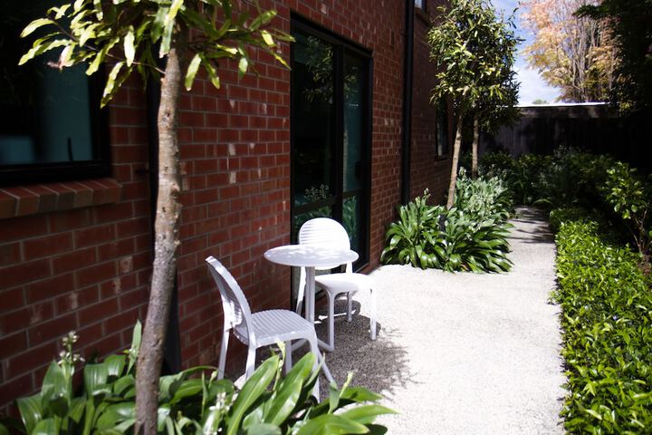 Hotel Exterior 76 of 78