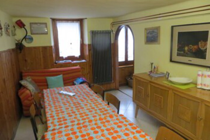 Room 17 of 34