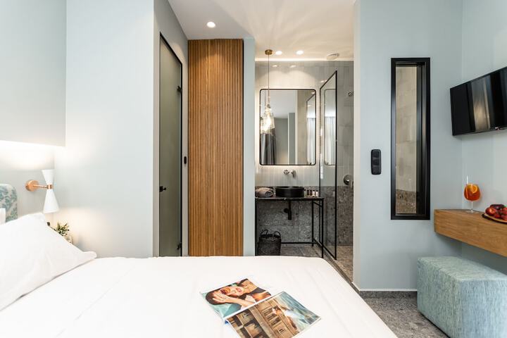 Room 62 of 199