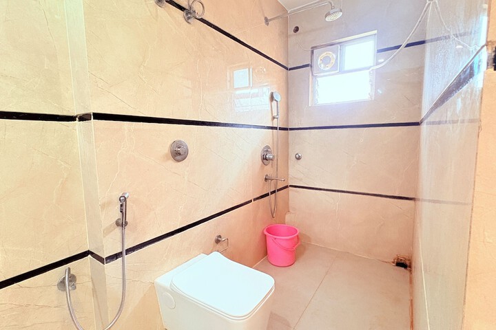 Room 50 of 77
