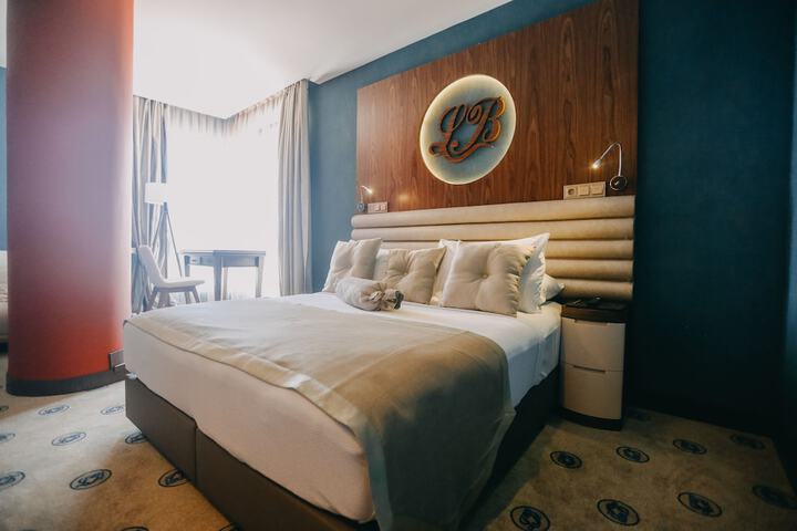 Room 16 of 46