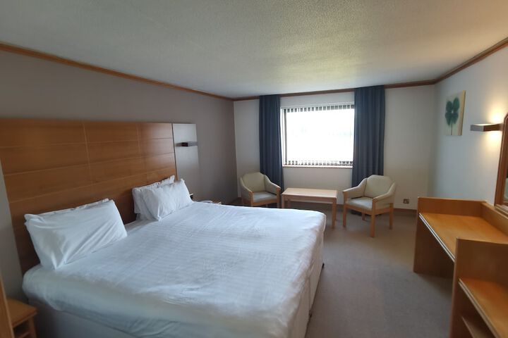 Room 11 of 68