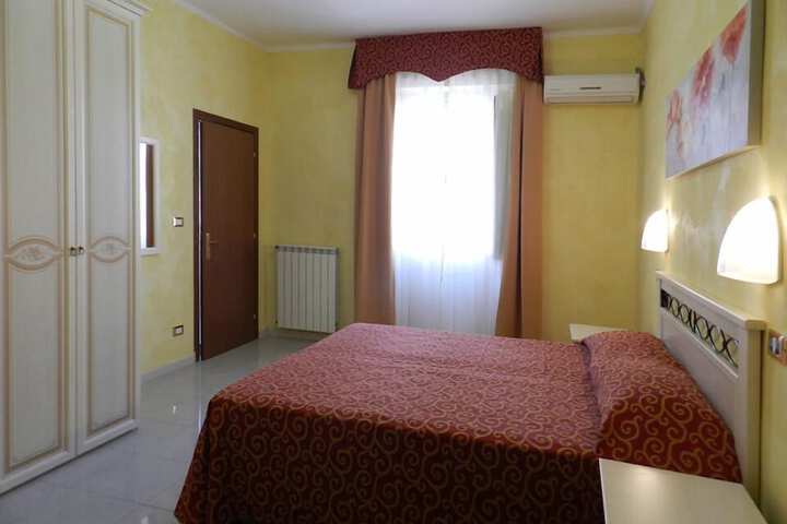 Room 19 of 61