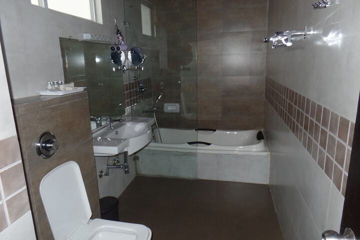 Room 15 of 44