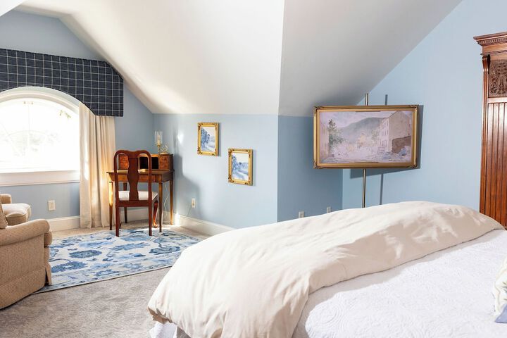 Room 22 of 53
