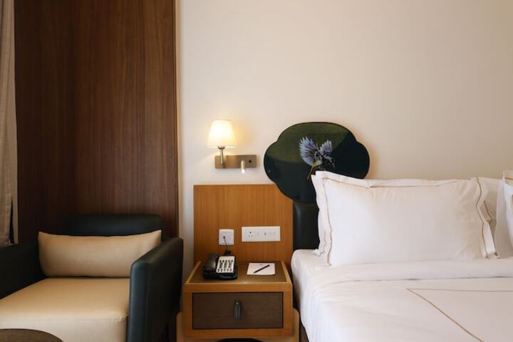 Room 8 of 32