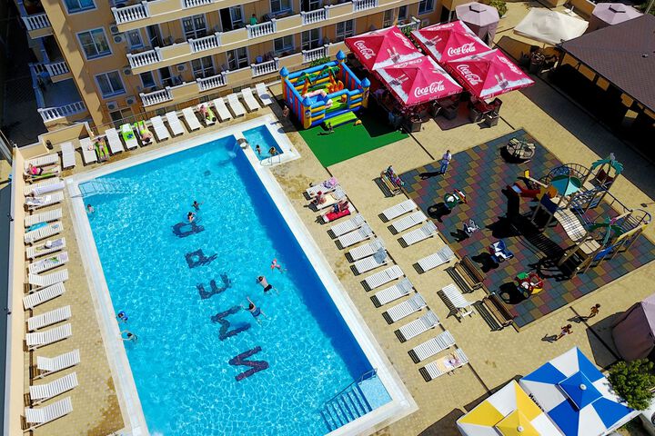 Pool 39 of 85