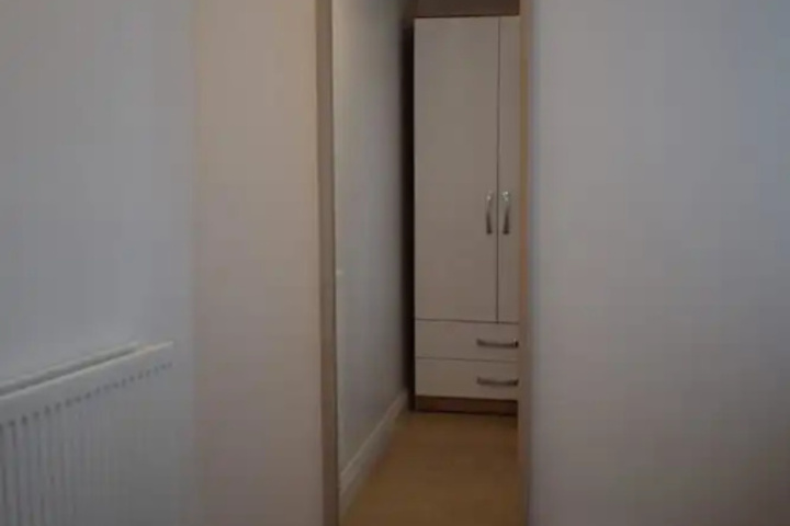 Room 9 of 12